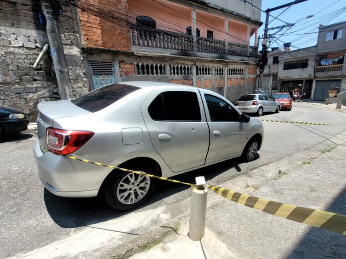 Carro envolvido na fuga. Foto: Marcinho Santos/Viva ABC