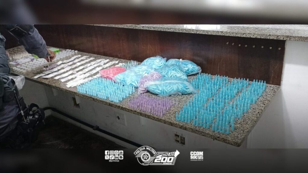 Material apreendido com o suspeito. Foto: Polícia Militar