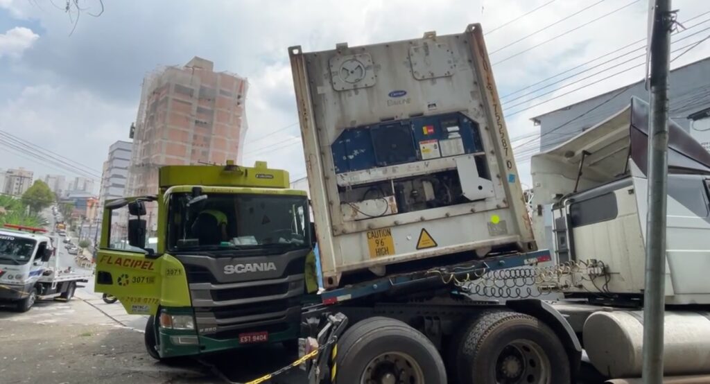 Acidente envolvendo dois carros. Foto: Viva ABC